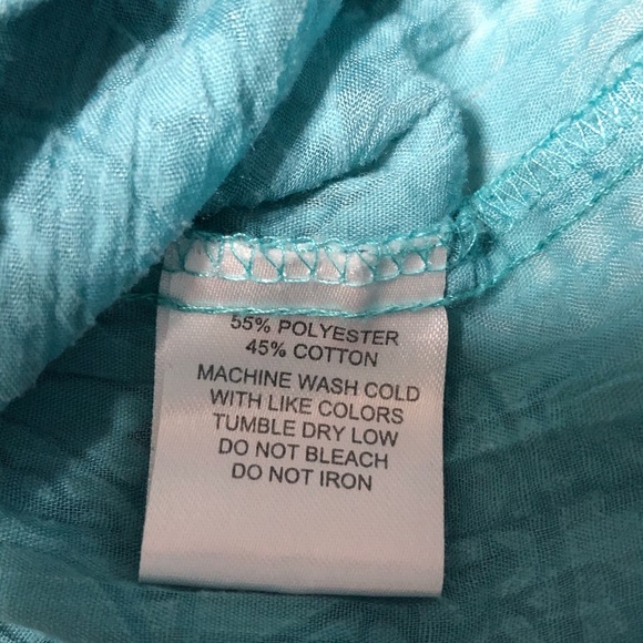 Capped Sleeved Button Down Blouse - Picture 8 of 8